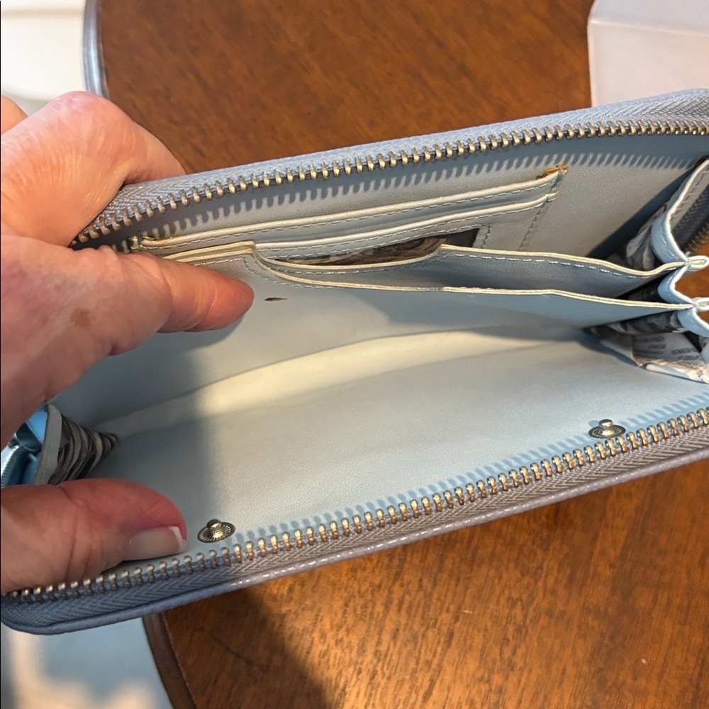 Adrienne Vittadini Periwinkle Zip Wallet  pebbled leather / vegan trim& interior - Picture 13 of 13